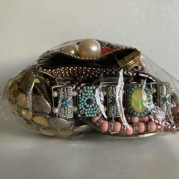 Mystery 3 lb + Fun crafters  jewelry accessories parts Lot Vintage Modern - Picture 5 of 9